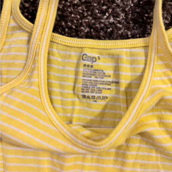 Gap Tank Size Small - Picture 2 of 2